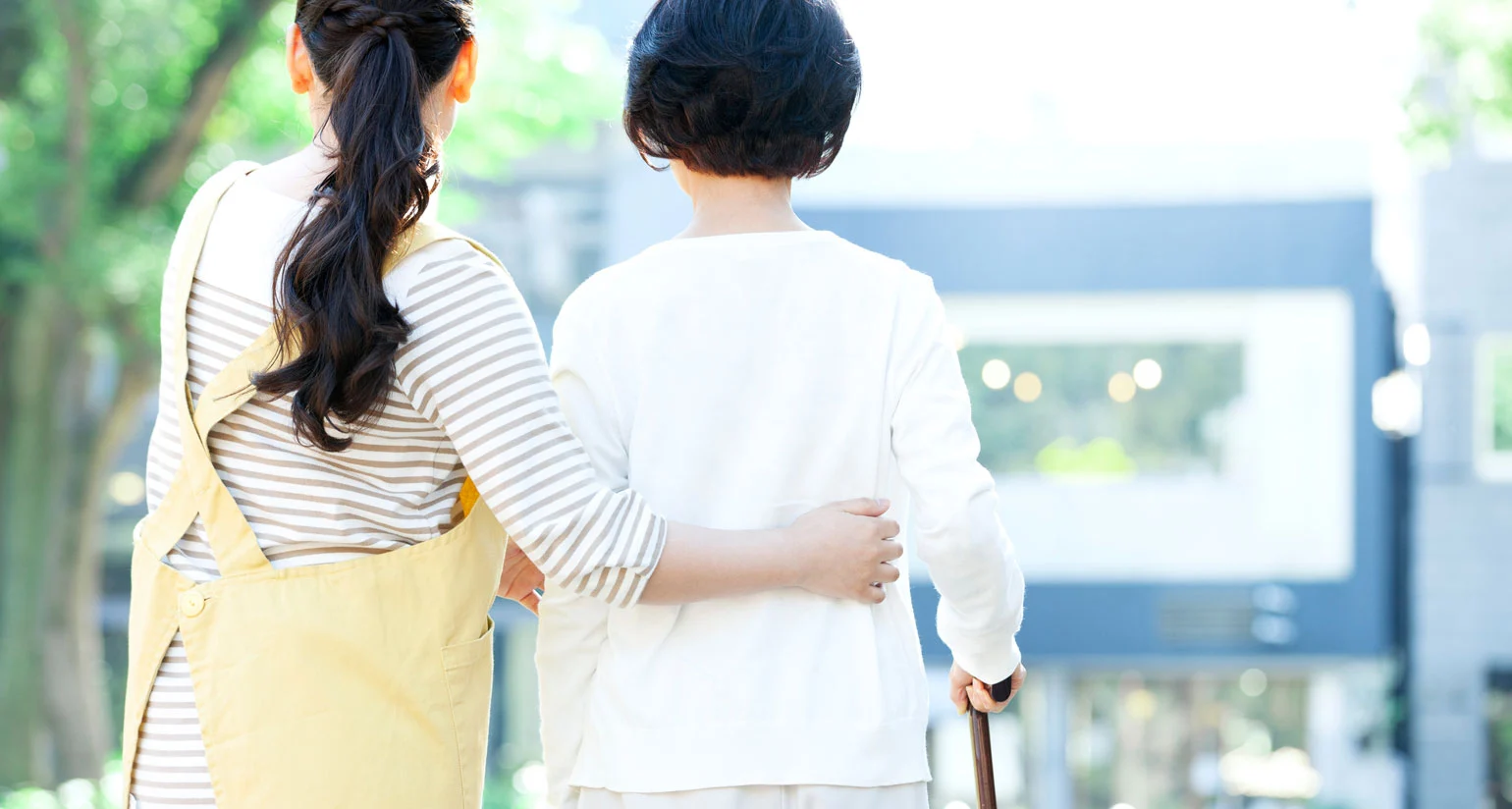 認知症とはどんな病気？原因・症状から必要なケアや予防法についても解説