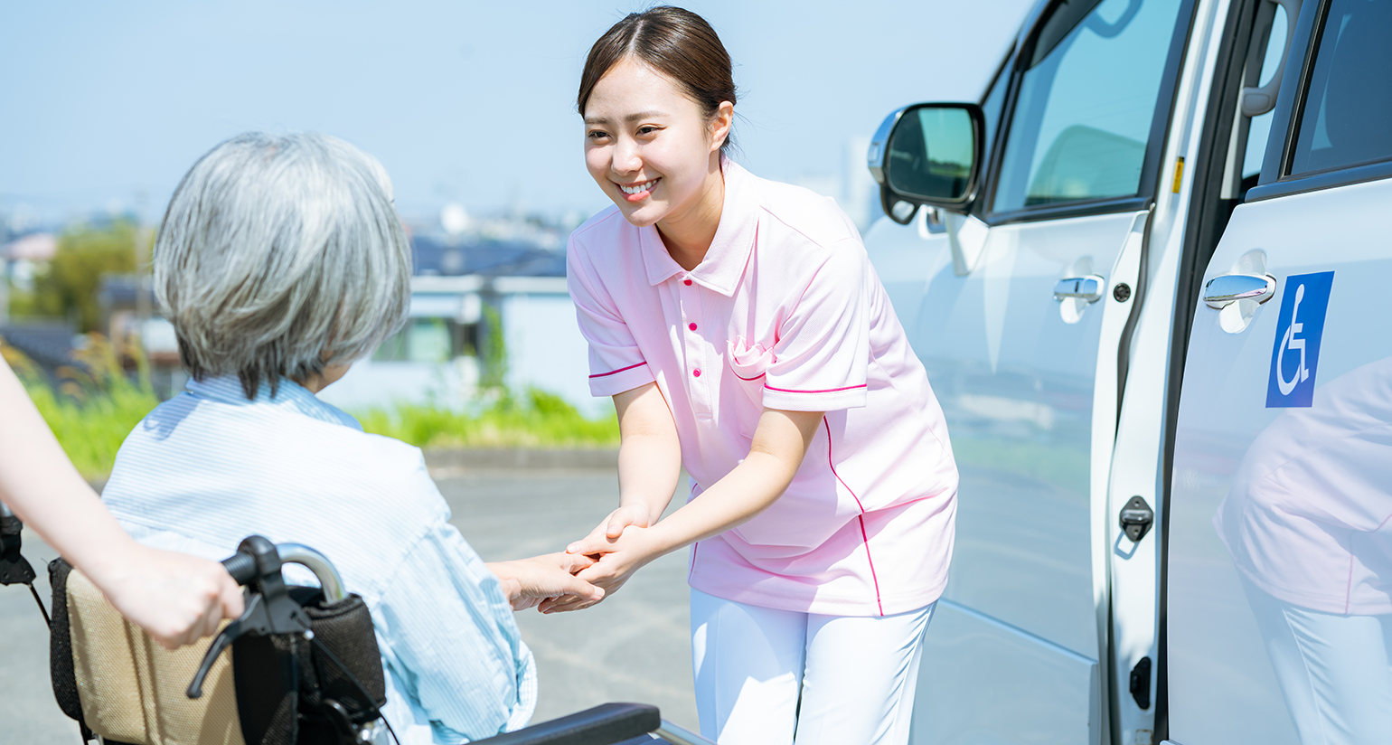 介護負担を減らすために！デイサービスの役割や選び方を解説