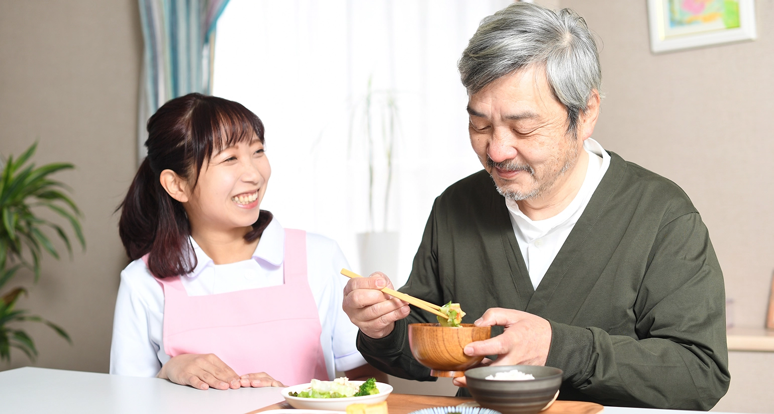 ケアハウスとは？有料老人ホームとの違い・注意点・選び方も紹介
